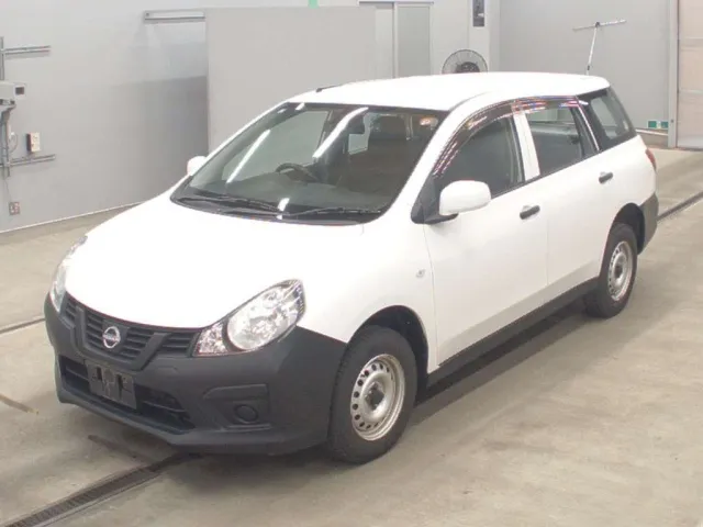 NISSAN AD 2021