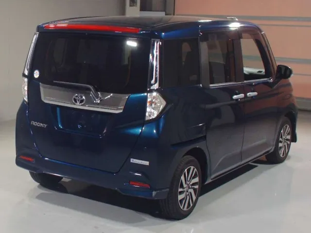 TOYOTA ROOMY 2023