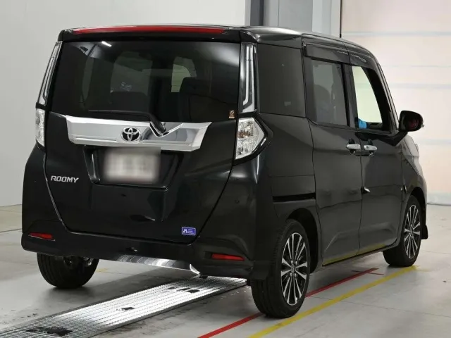 TOYOTA ROOMY 2023